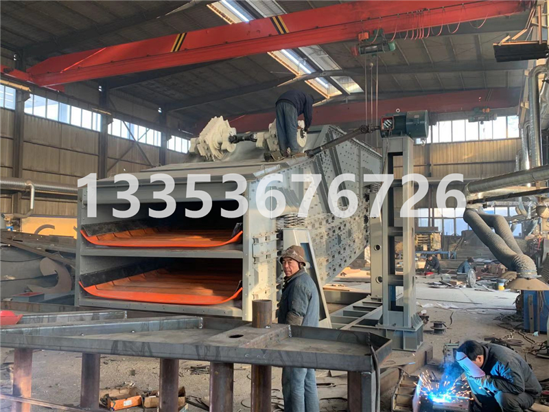 鵬威弛張沸騰篩針對粘料濕料的篩分有什么突出表現？